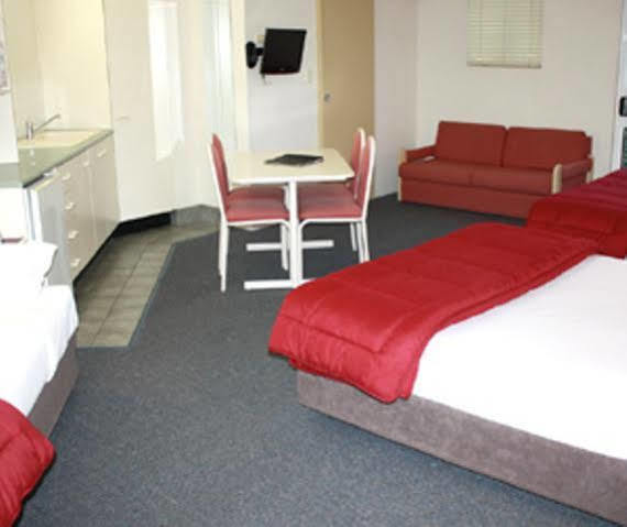 בריסביין Benson Court Motel מראה חיצוני תמונה